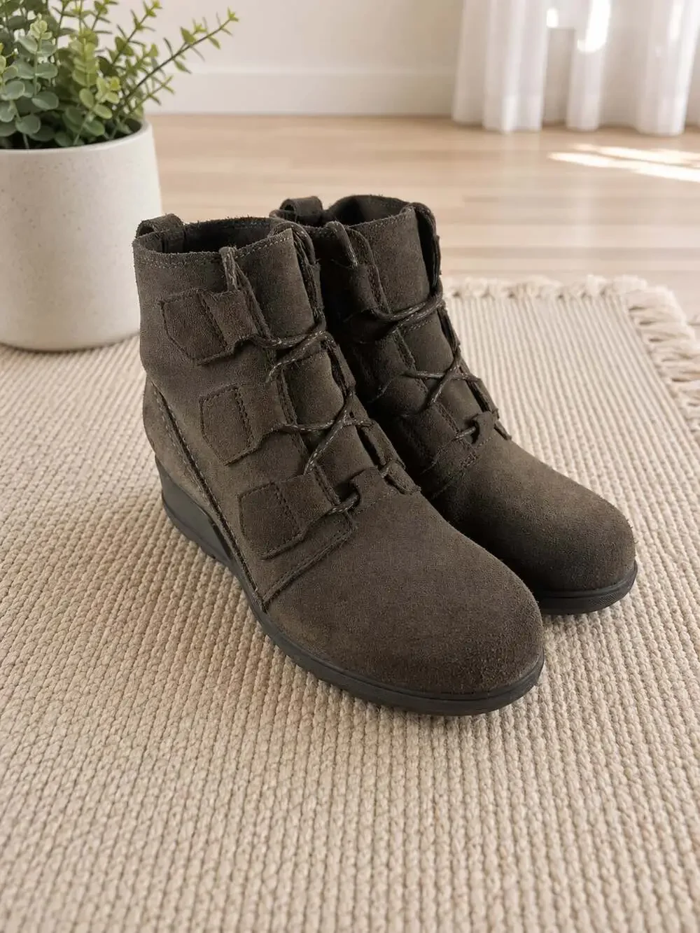 Sorel Evie Lace Waterproof Suede Wedge Ankle Booties Brown Women’s Size 8